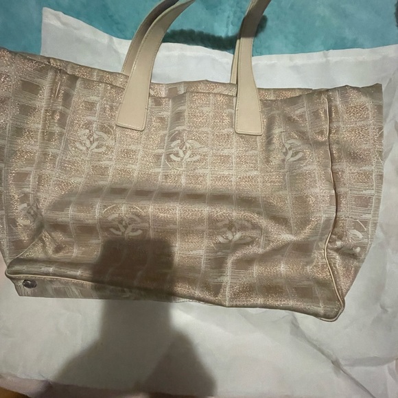 Gorgeous pink and gold color CHANEL TOTE.. COMES WITH DUST BAG. CODE POSTED - Picture 2 of 14